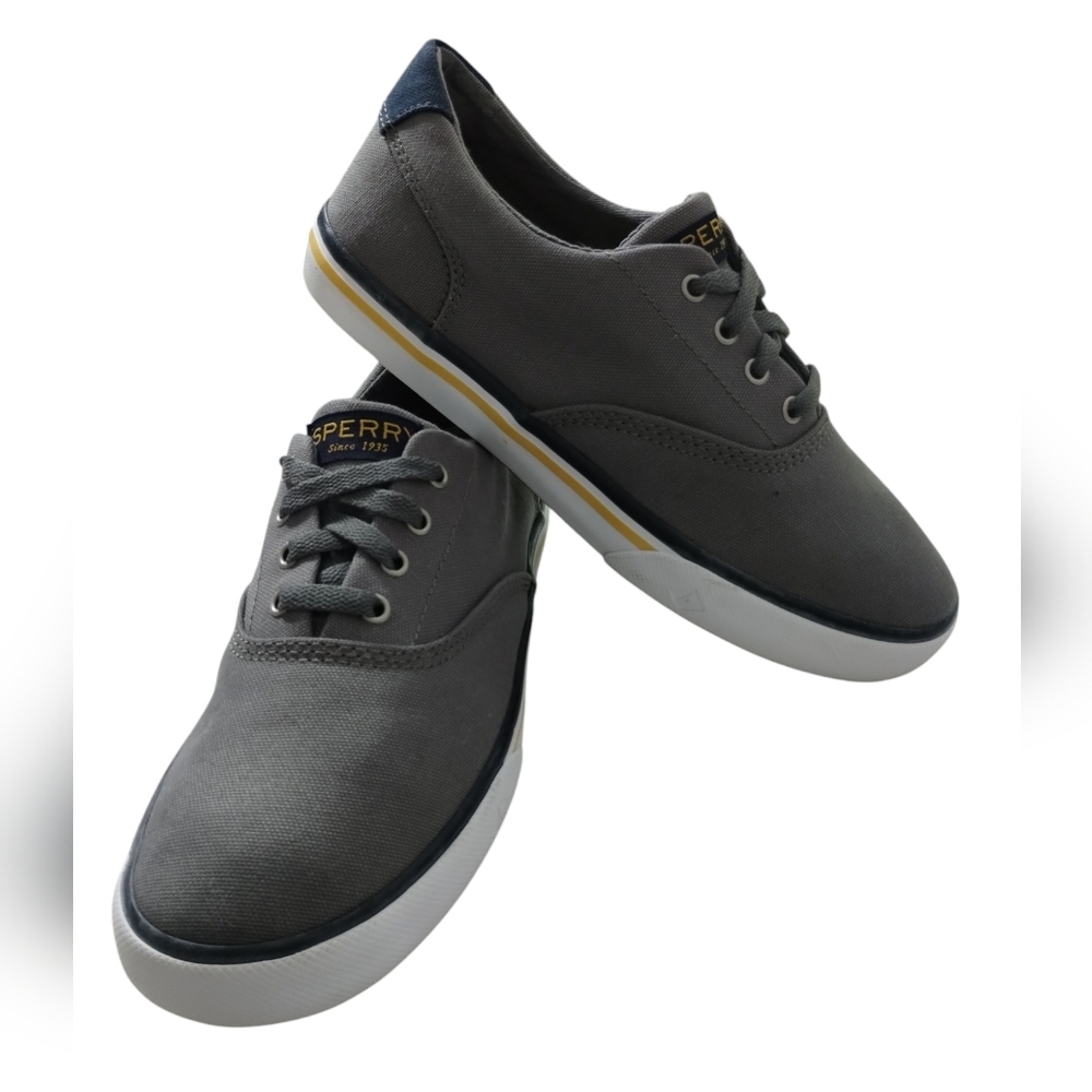 Sperry Big Boys Striper ll size‎ 4 Grey Sneakers Kidcore Academia School Casual